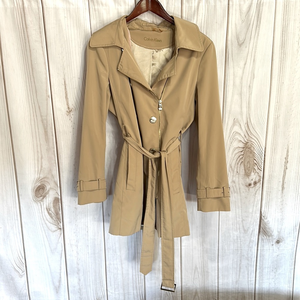 Calvin Klein Belted Trench Coat with Hood | Size medium | Tan color